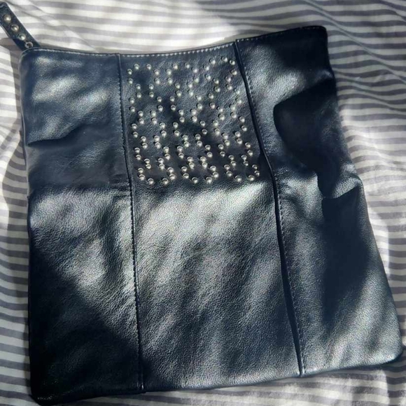 Faux leather clutch - Picture 2 of 2